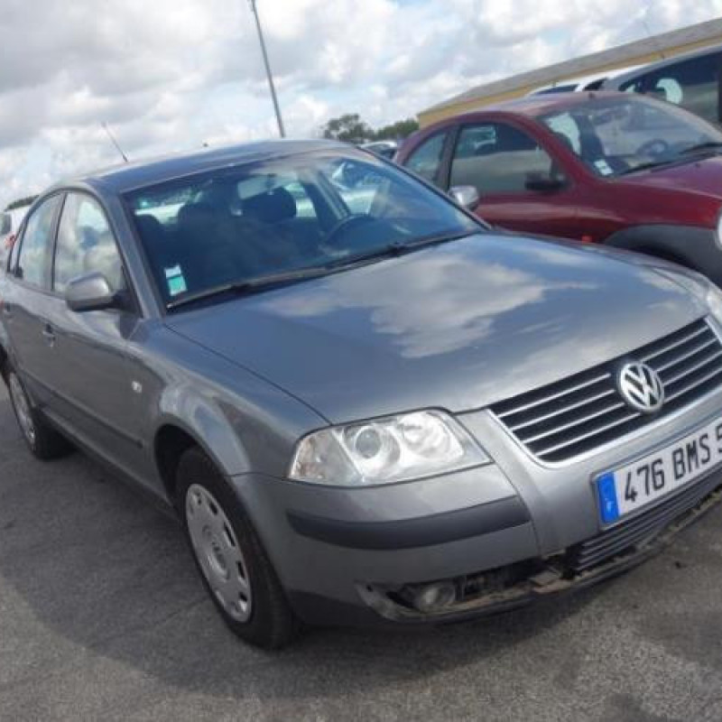 Renfort pare choc avant (traverse) VOLKSWAGEN PASSAT 4 Photo n°3