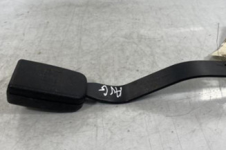 Attache ceinture avant gauche VOLKSWAGEN POLO 3