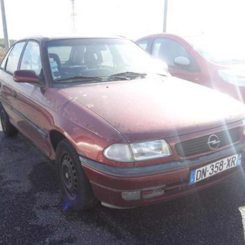 Calandre OPEL ASTRA F Photo n°3