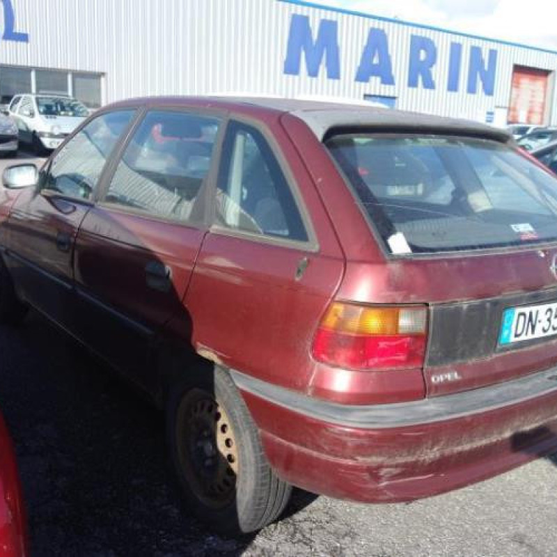 Pare choc arriere OPEL ASTRA F Photo n°7