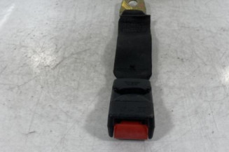 Attache ceinture arriere gauche OPEL CORSA A Photo n°1