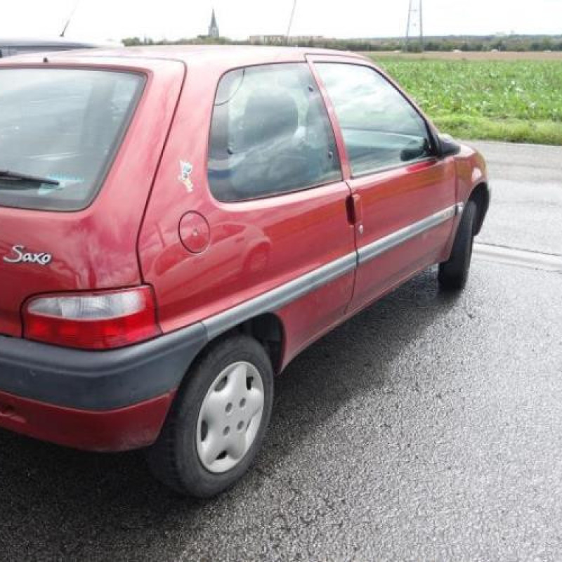 Pare choc arriere CITROEN SAXO Photo n°6