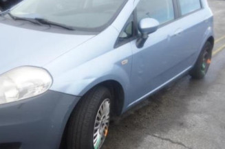 Volant FIAT GRANDE PUNTO Photo n°1