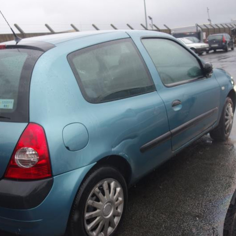 Pompe à carburant RENAULT CLIO 2 Photo n°9