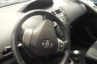 Boite a gants TOYOTA YARIS 2