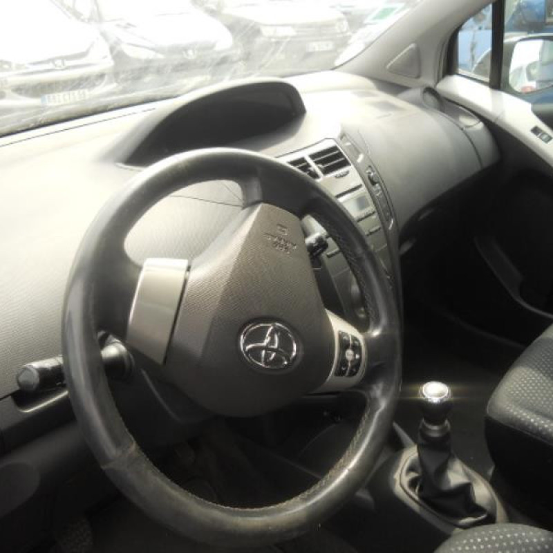 Boite a gants TOYOTA YARIS 2 Photo n°7