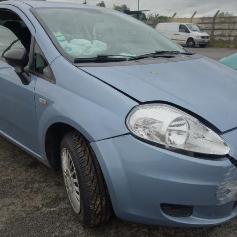 Custode arriere gauche FIAT GRANDE PUNTO Photo n°2