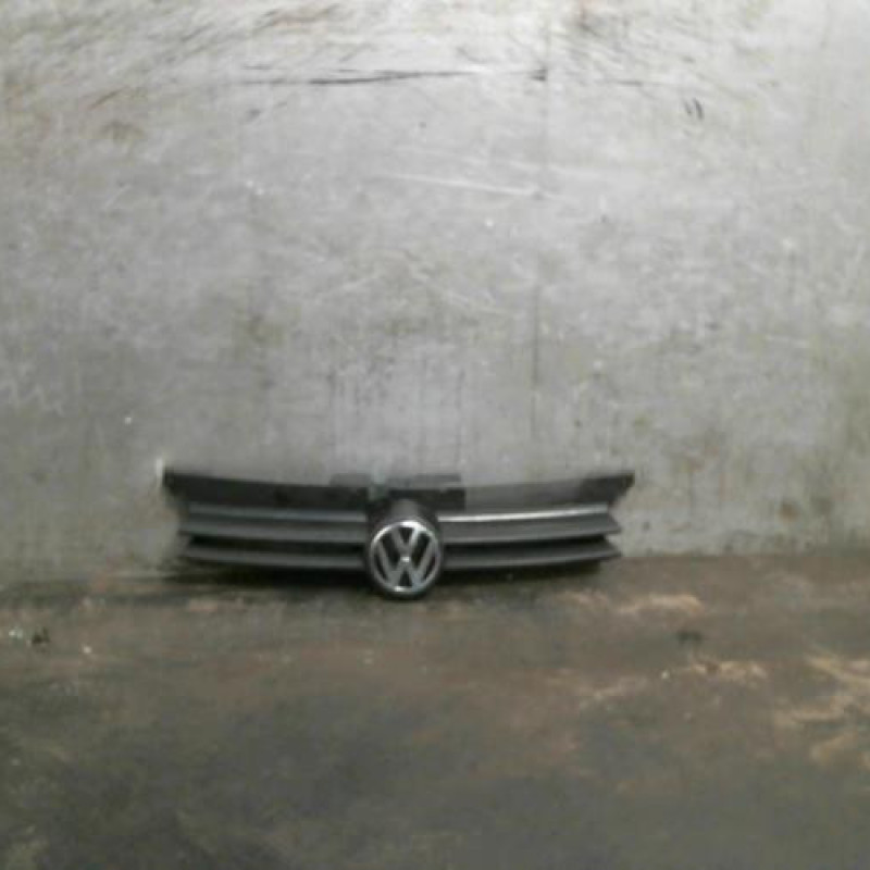 Calandre VOLKSWAGEN GOLF 4 Photo n°1