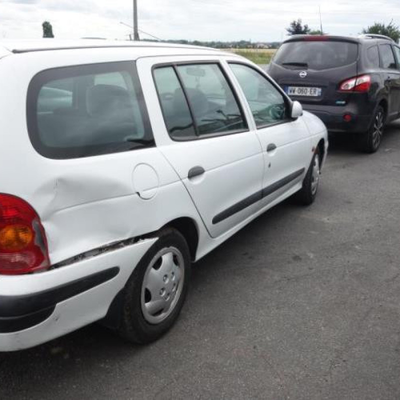 Boitier de prechauffage RENAULT MEGANE 1 Photo n°7