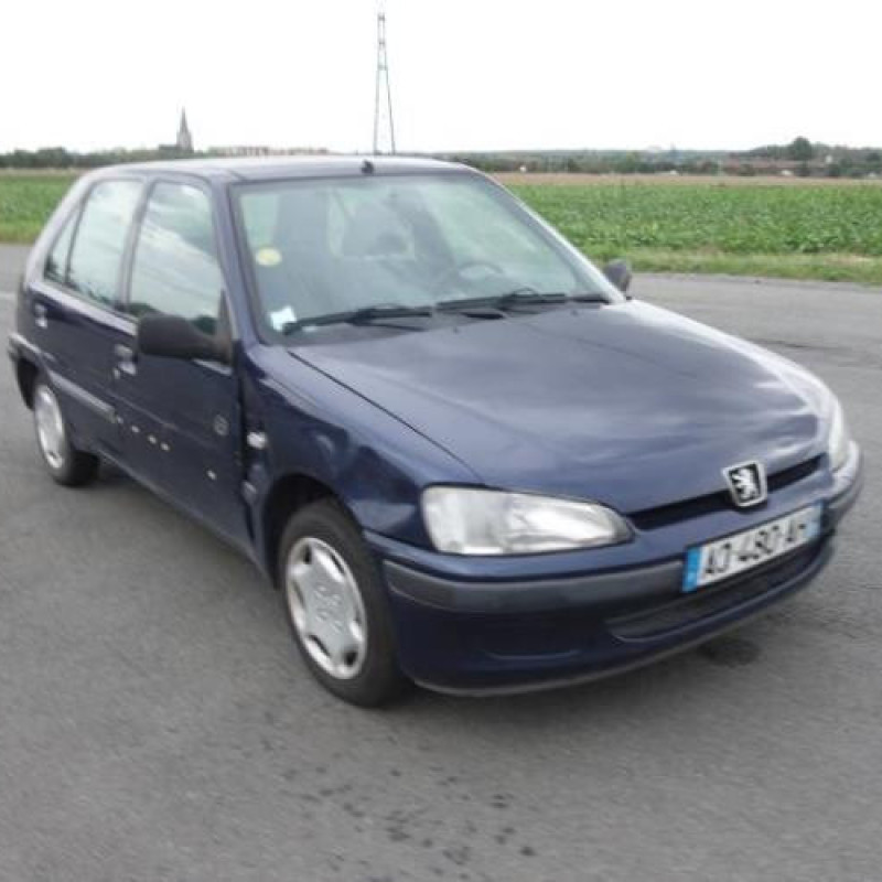 Pare choc arriere PEUGEOT 106 Photo n°4