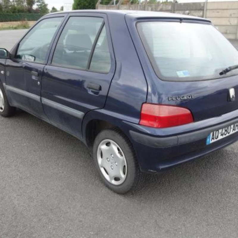 Pare choc arriere PEUGEOT 106 Photo n°6