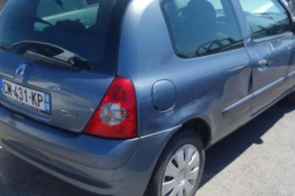 Pare choc arriere RENAULT CLIO 2