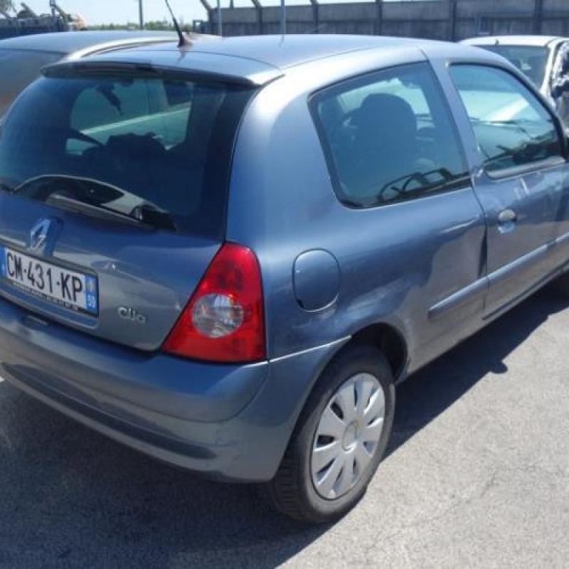 Pare choc arriere RENAULT CLIO 2 Photo n°7