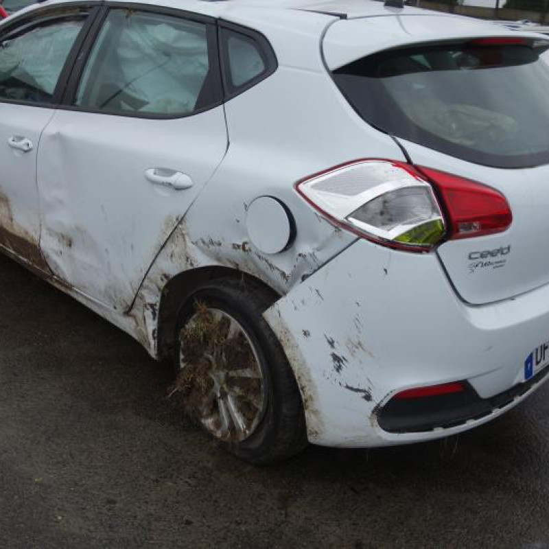 Fermeture de capot KIA CEE-D 2 Photo n°5