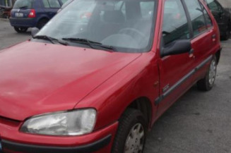 Aile avant gauche PEUGEOT 106