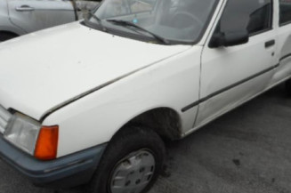 Leve vitre mecanique avant droit PEUGEOT 205