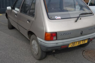 Calandre PEUGEOT 205