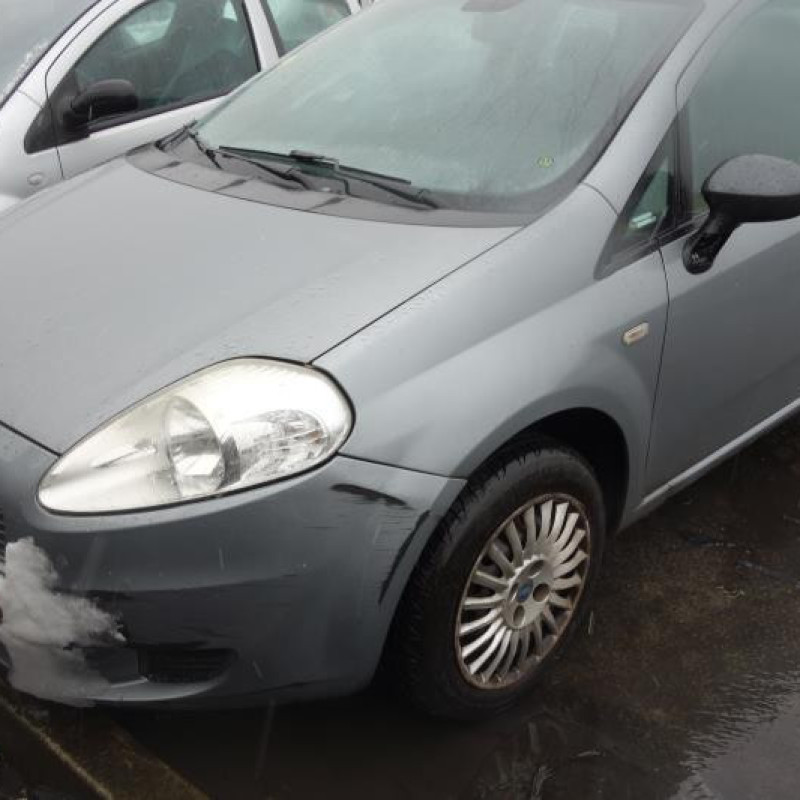 Custode arriere gauche FIAT GRANDE PUNTO Photo n°4