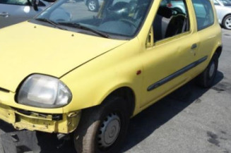 Pare choc arriere RENAULT CLIO 2