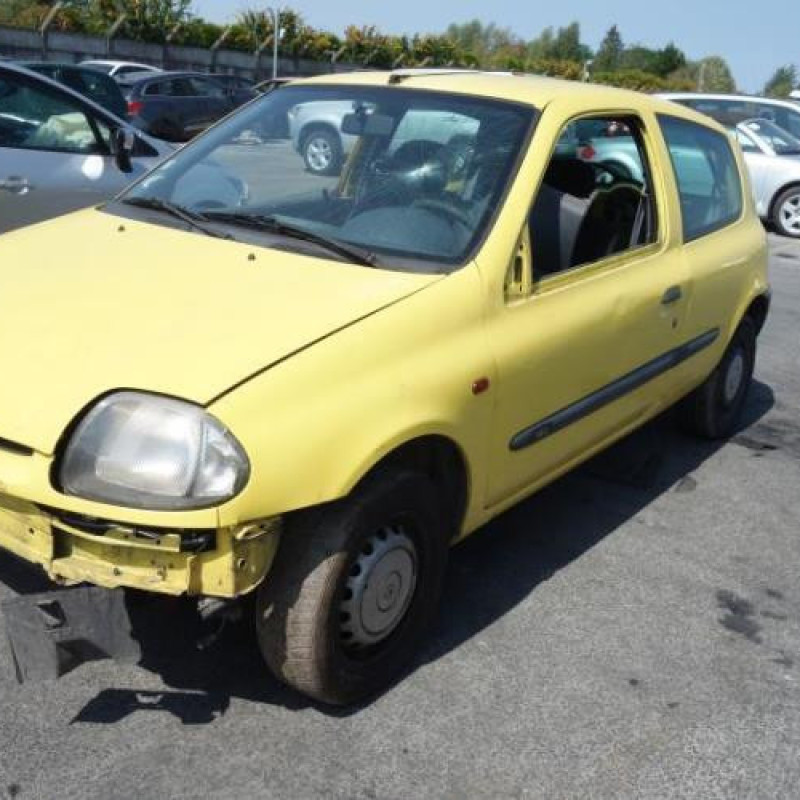 Pare choc arriere RENAULT CLIO 2 Photo n°3