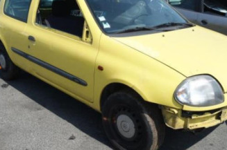 Pare choc arriere RENAULT CLIO 2