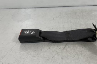 Attache ceinture arriere droit MITSUBISHI COLT 4