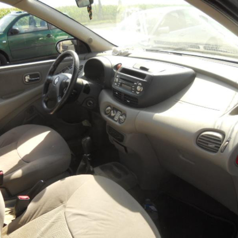 Calandre NISSAN ALMERA TINO Photo n°6