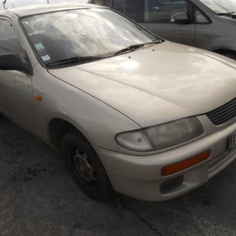 Pare choc arriere MAZDA 323 5 Photo n°4