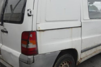 Serrure de porte de coffre droite MERCEDES VITO 638