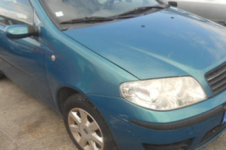 Aile avant droit FIAT PUNTO 2