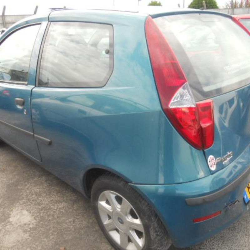 Aile avant droit FIAT PUNTO 2 Photo n°8