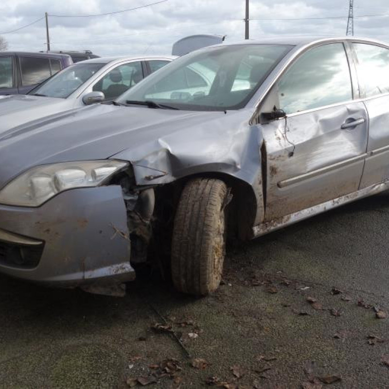 Pompe à carburant RENAULT LAGUNA 3 Photo n°4