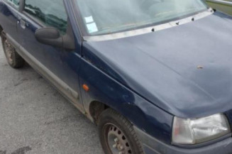 Custode arriere droit RENAULT CLIO 1