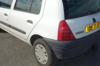 Pare choc arriere RENAULT CLIO 2