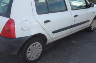 Pare choc arriere RENAULT CLIO 2