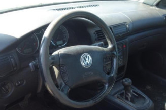 Pare choc arriere VOLKSWAGEN PASSAT 4