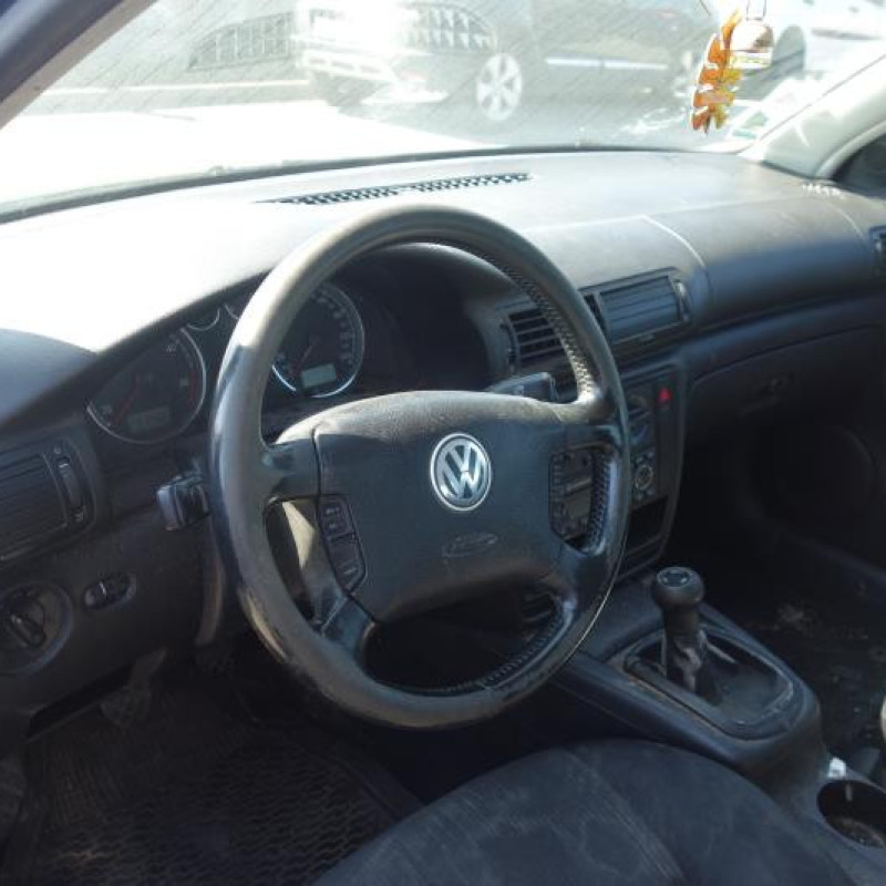 Pare choc arriere VOLKSWAGEN PASSAT 4 Photo n°8