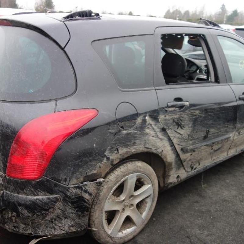 Lunette arriere PEUGEOT 308 1 SW Photo n°4