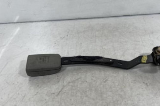 Attache ceinture avant gauche VOLKSWAGEN GOLF 4