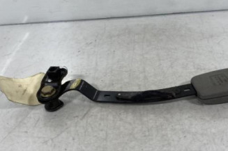 Attache ceinture avant gauche VOLKSWAGEN GOLF 4