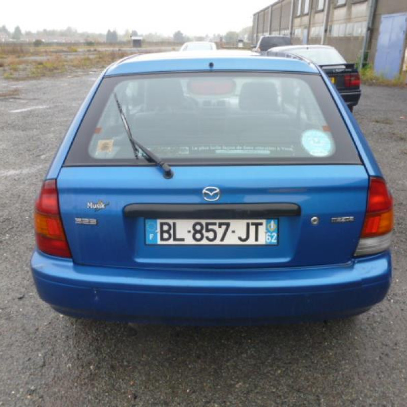 Aile avant droit MAZDA 323 6 Photo n°5