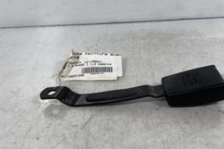 Attache ceinture avant gauche VOLKSWAGEN POLO 4