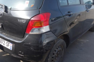 Fermeture de capot TOYOTA YARIS 2