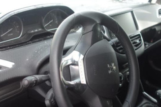 Vitre avant droit PEUGEOT 2008 1