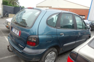 Pare choc arriere RENAULT SCENIC 1