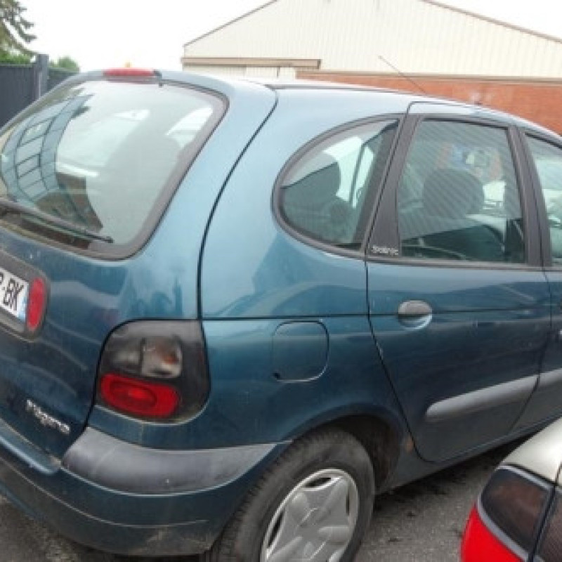 Pare choc arriere RENAULT SCENIC 1 Photo n°5