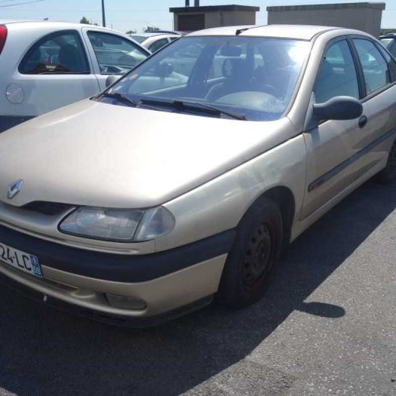 Pare choc arriere RENAULT LAGUNA 1 Photo n°4