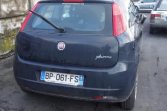 Custode arriere gauche FIAT GRANDE PUNTO Photo n°1