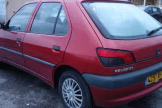 Pare choc arriere PEUGEOT 306