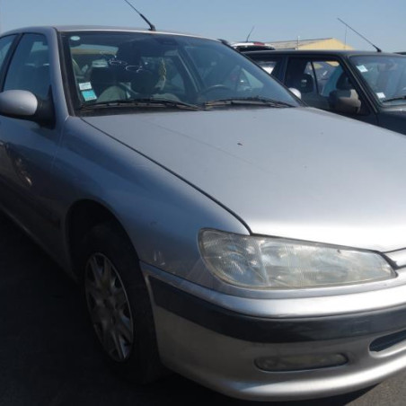 Vitre arriere droit PEUGEOT 406